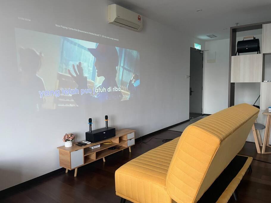 2-4 Pax With Private Karaoke, Private Bbq, Pool & Gym