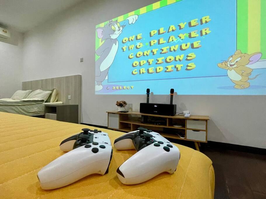 2-4 Pax With Private Karaoke, Private Bbq, Pool & Gym * Kuala Lumpur