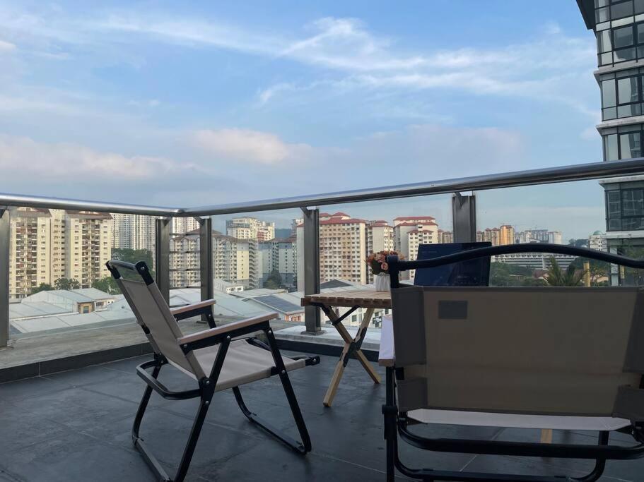 2-4 Pax With Private Karaoke, Private Bbq, Pool & Gym * Kuala Lumpur