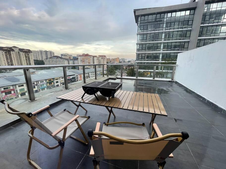 Apartment 2-4 Pax With Private Karaoke, Private Bbq, Pool & Gym